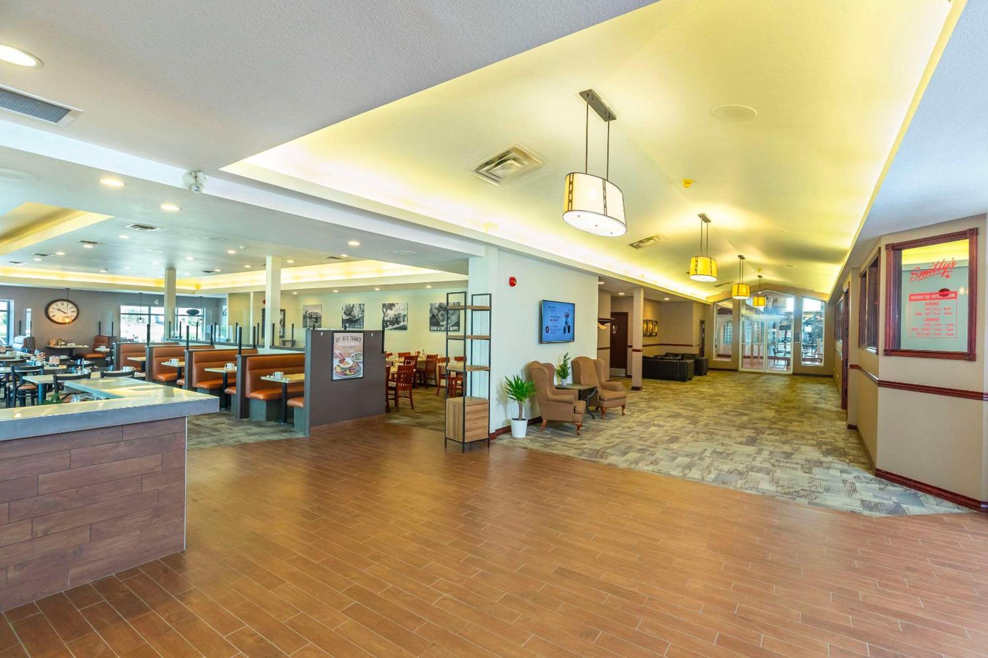 Quality Inn Уинклер Экстерьер фото